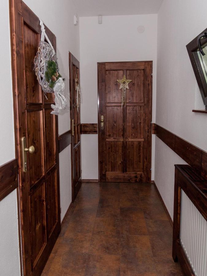 Penzion Gazdovsky Hostinec Топольчанки Экстерьер фото